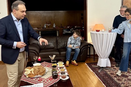 Дегустация на български мед в резиденцията на българския посланик в Копенхаген